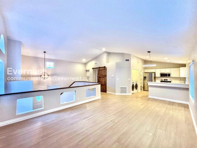 Building Photo - 9 Vía Espiritu