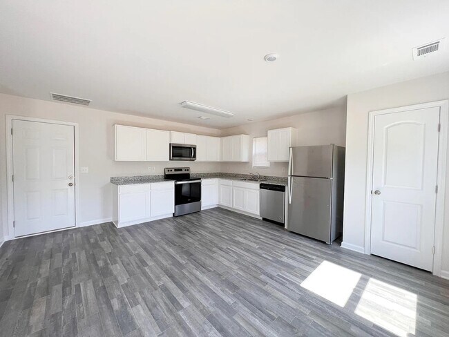 Building Photo - 569 Wagon Trail