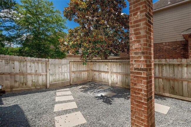 Building Photo - 137 E Montfair Blvd
