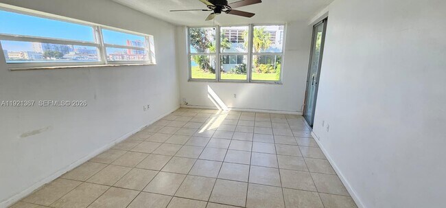 Building Photo - 1670 NE 191st St