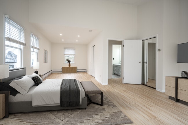 Building Photo - 14 Deane Pl