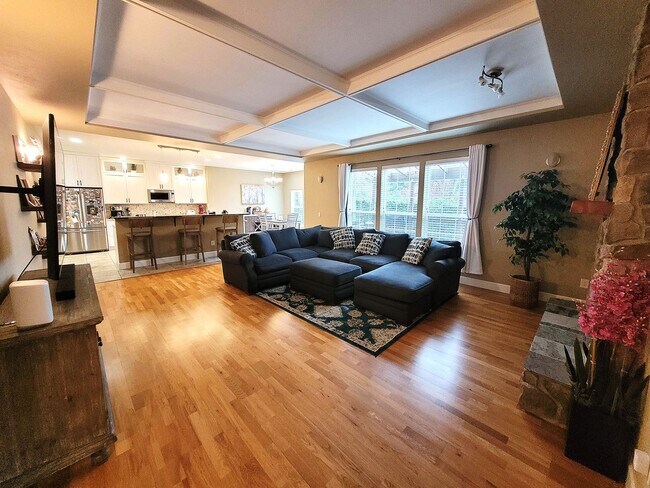 Building Photo - Beautiful Home in Desirable Geneva Neighborhood - 2700 sqft