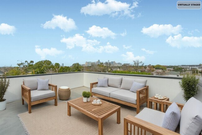 Building Photo - 3808 Ennis St