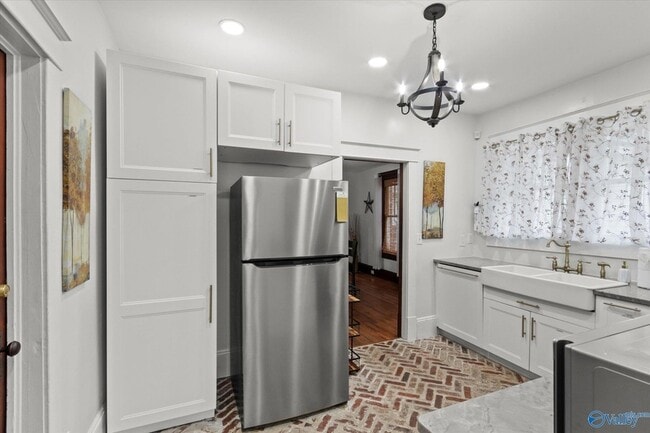 Building Photo - 603 Prospect Dr SE