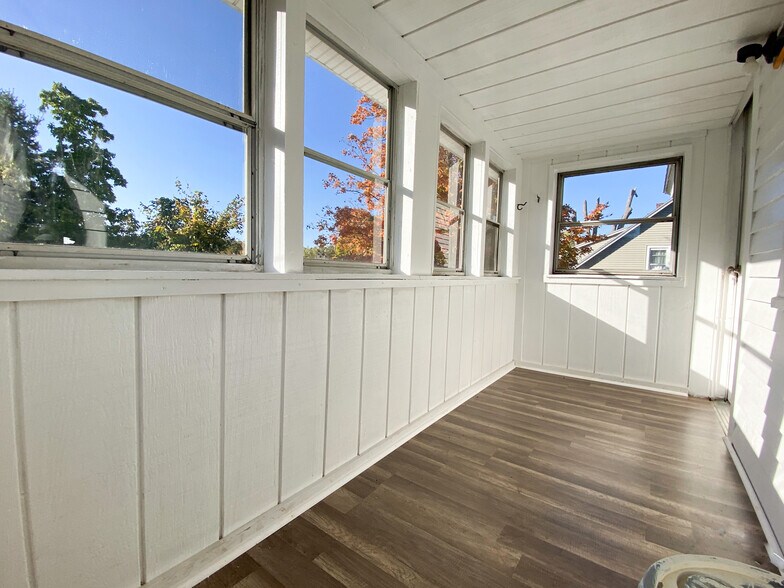 Apartment (Three Season Room) - 113 Birdsey Ave