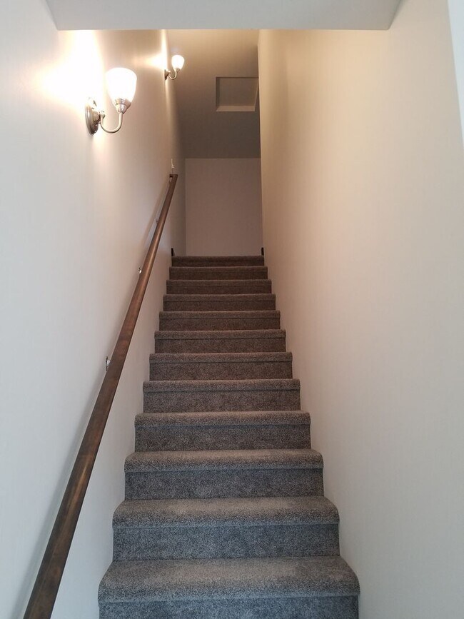 Building Photo - 1512 Butler Creek Ave