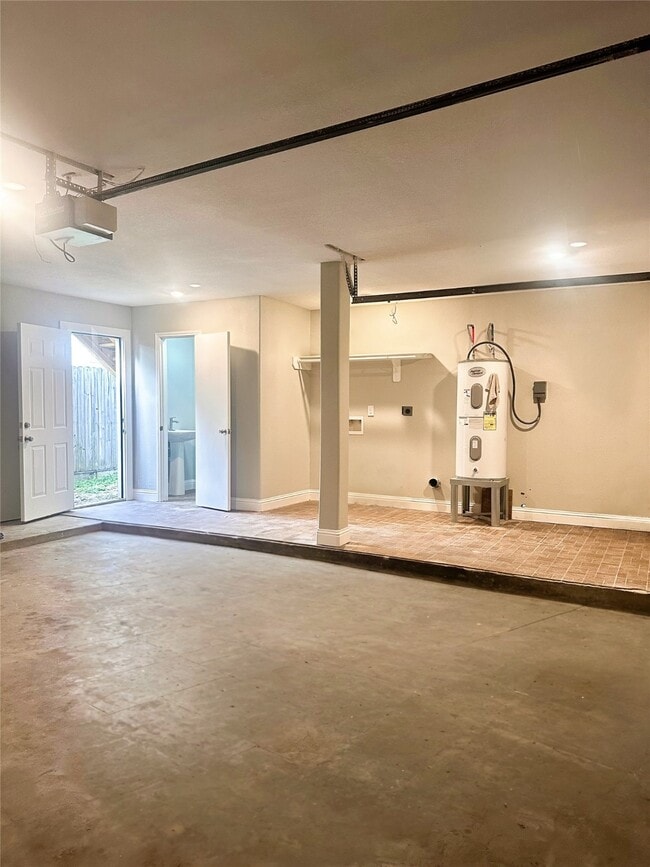 Building Photo - 11130 Hanning Ln