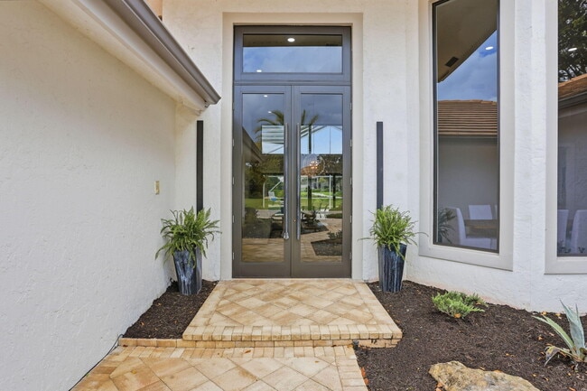 Building Photo - 11180 Isle Brook Ct