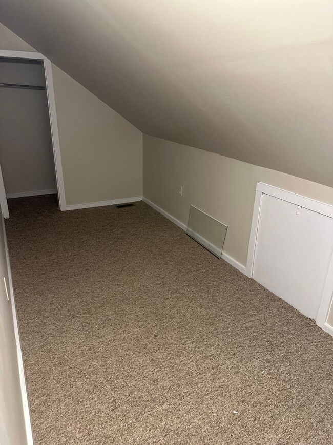 Building Photo - MUST SEE TOWNHOUSE!!!
