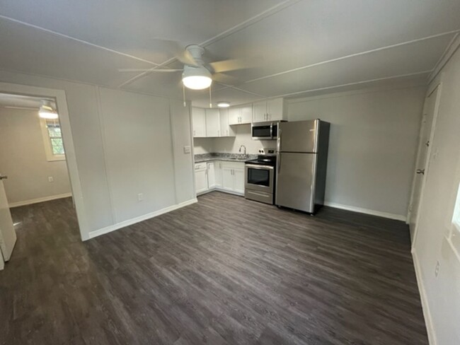 Primary Photo - Newly Renovated 1 Bedroom, 1 Bathroom Apar...