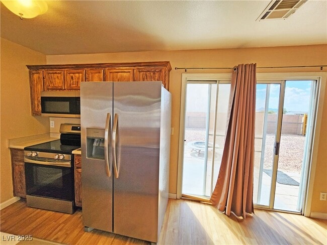 Building Photo - 1700 Sycamore Ave