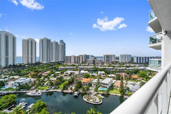 Building Photo - 16500 Collins Ave