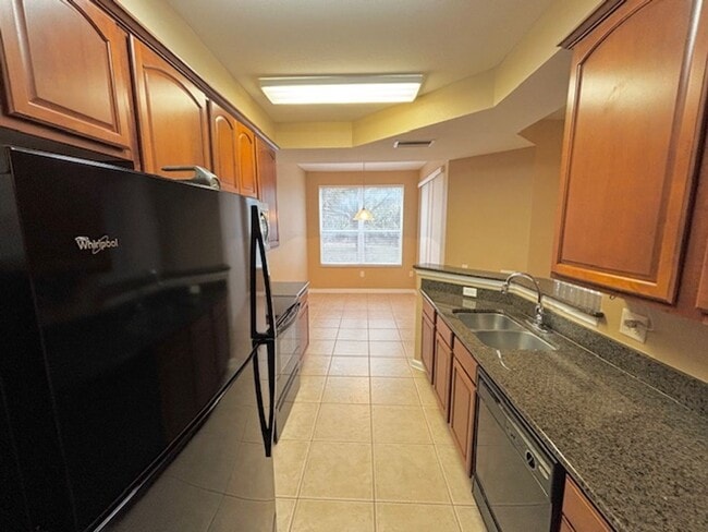 Building Photo - Spacious 2 Bed 2 Bath with Office/ Den