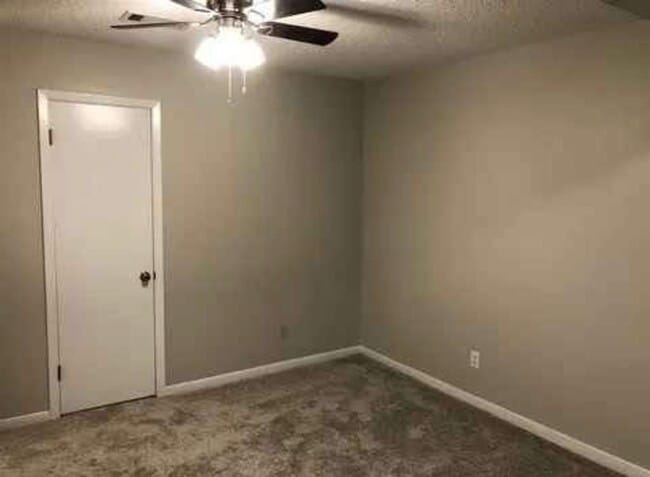 Building Photo - 145 Henna