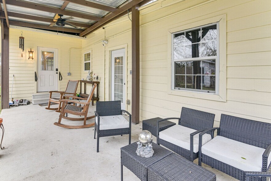 Building Photo - 5313 Palm Dr