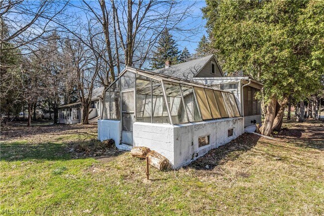 Building Photo - 2150 Glenridge Rd