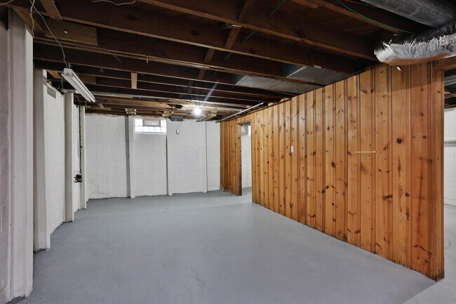 Building Photo - 124 N Gould Rd
