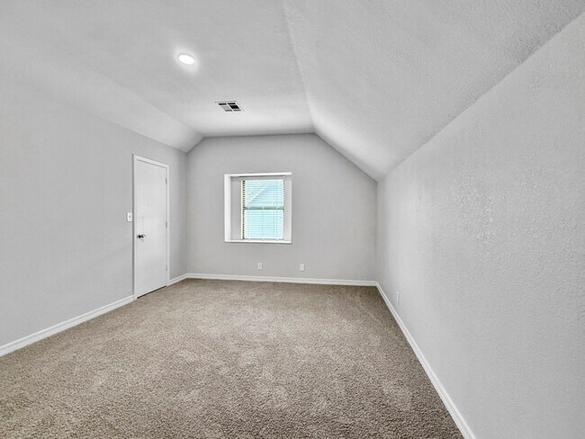 Building Photo - 3308 W Quincy St