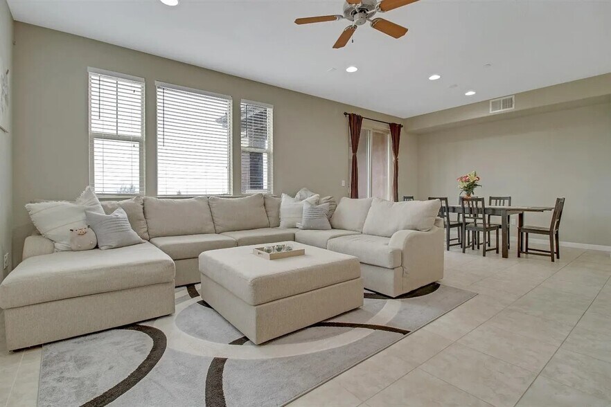 Building Photo - 6285 Rocky Point Ct