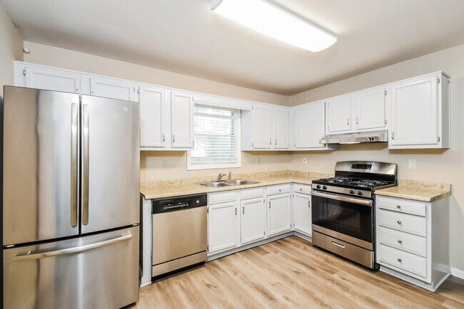 Building Photo - 2585 Windage Dr SW