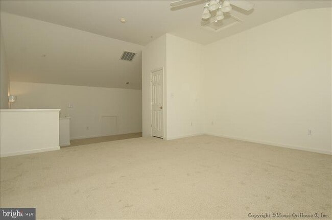 Building Photo - 52 Golden Ash Way