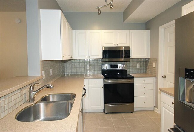 Building Photo - 210 Spring Heights Ln