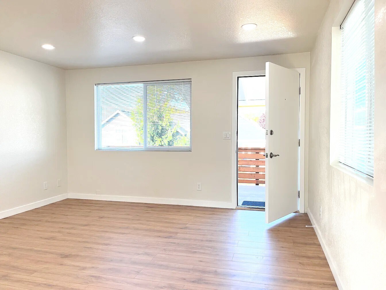 Building Photo - 4745 Delridge Way SW
