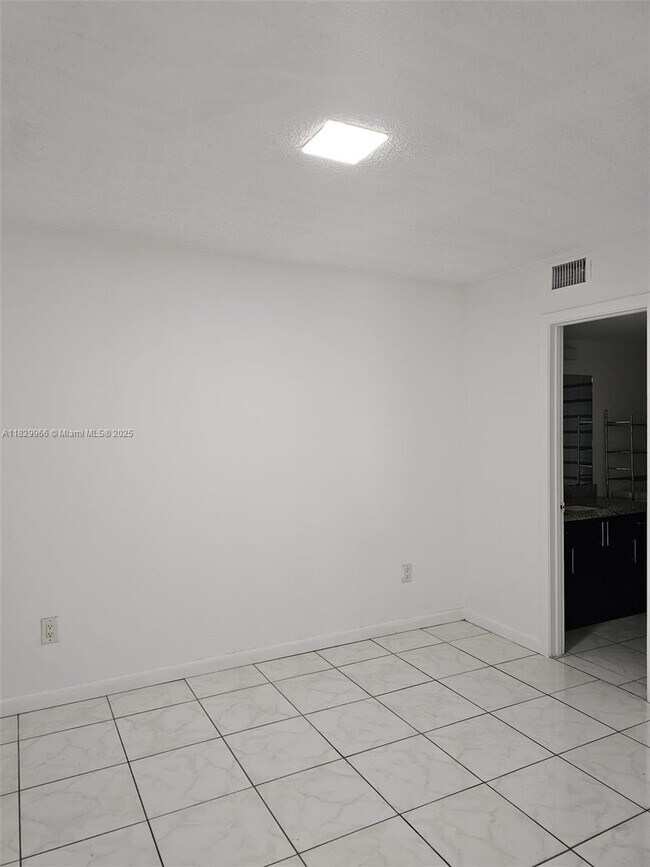 Building Photo - 6685 W 26th Ct