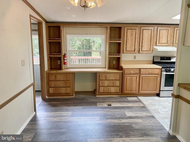 Building Photo - 746 Sawmill Rd