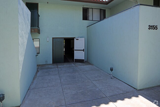 Building Photo - Vista Serena