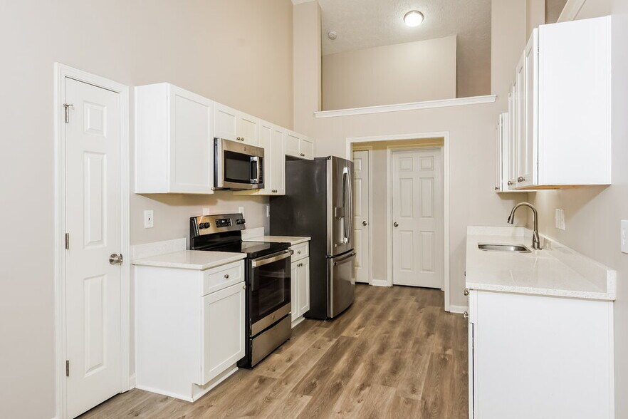 Building Photo - 990 Lendl Ln