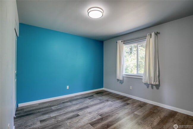 Building Photo - 2 bedroom close to the beach