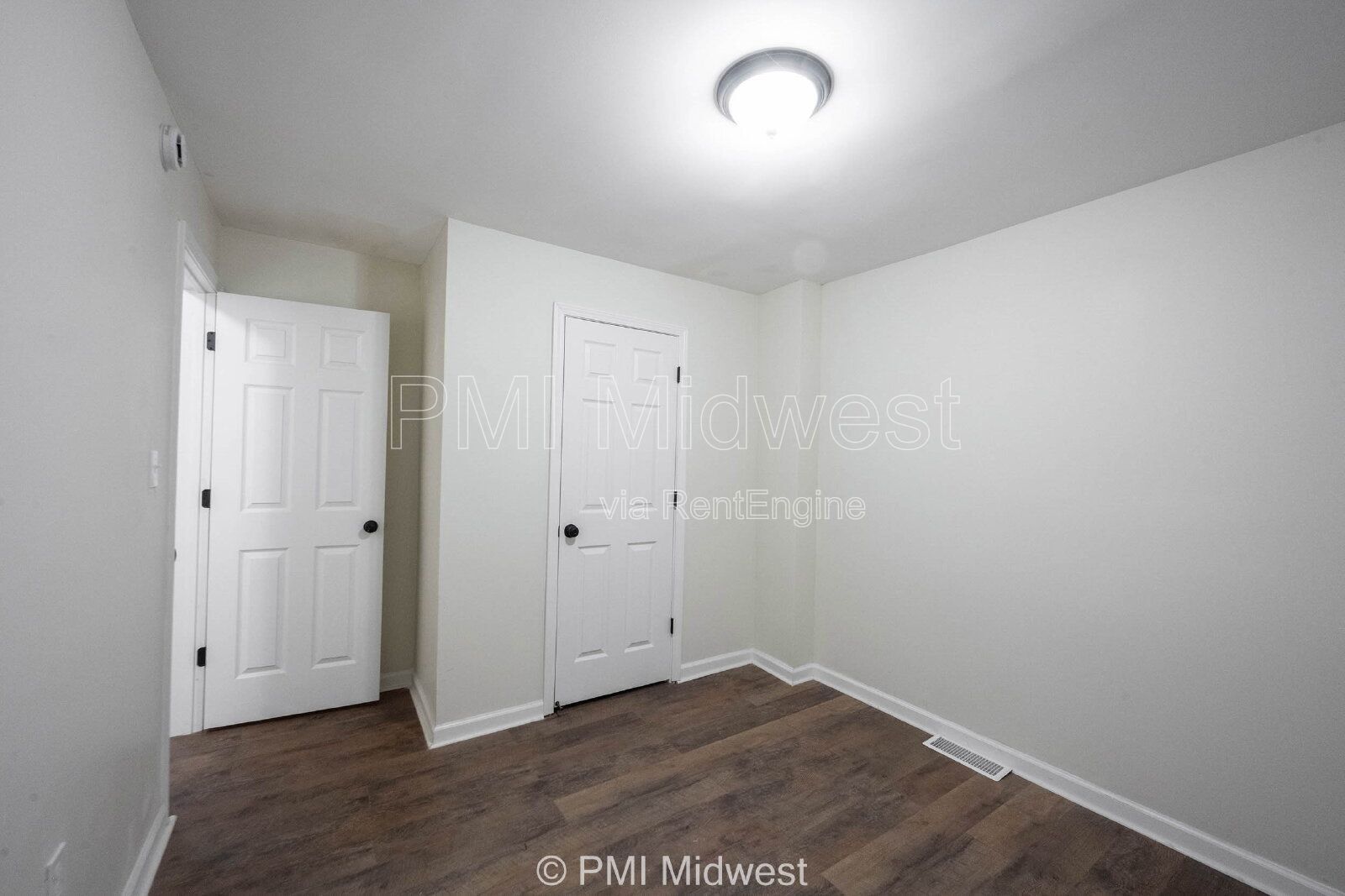 Building Photo - 514 N Chester Ave