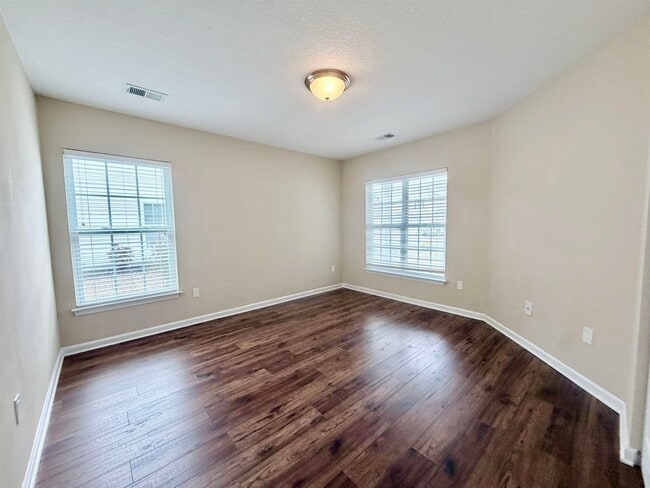 Building Photo - 368 Stafford Dr