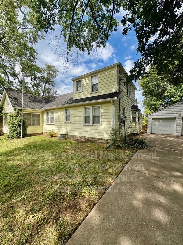 Building Photo - 7839 Robinson St