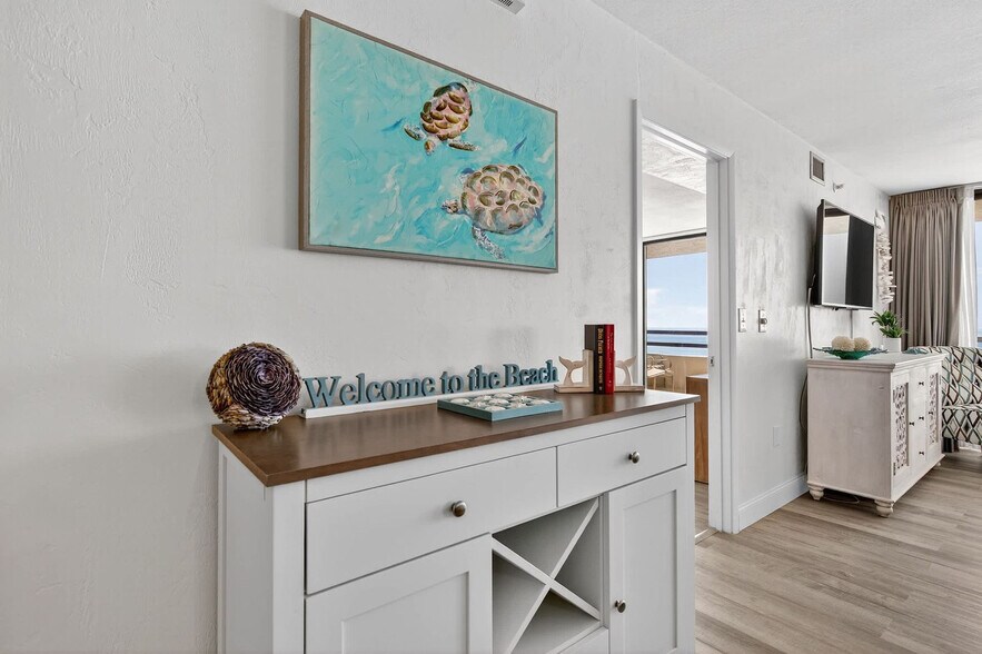 Building Photo - 3859 S Atlantic Ave