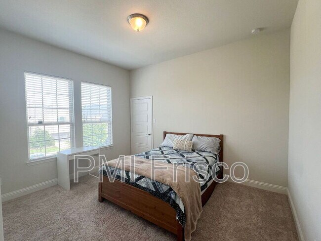 Building Photo - 10505 Wintergreen Dr