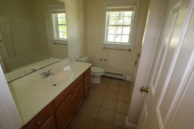 Building Photo - 38 Storer St