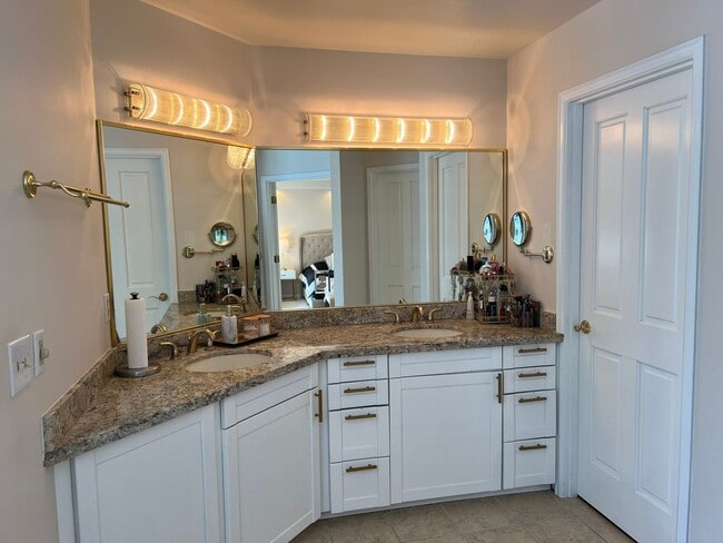Building Photo - REDUCED RENT; Beautiful and Spacious 3BD +...