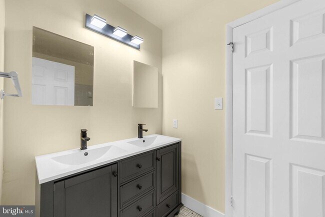 Building Photo - 47 Mara Ct