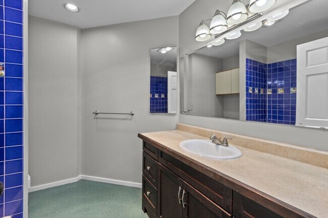 Building Photo - 3Bd/2.5Ba Seattle House