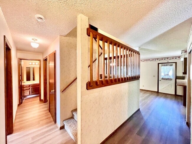 Building Photo - Spacious 4 bed/ 3 bath Two Story Home with Finished Basement - Lawn and Garden Care Included, New...