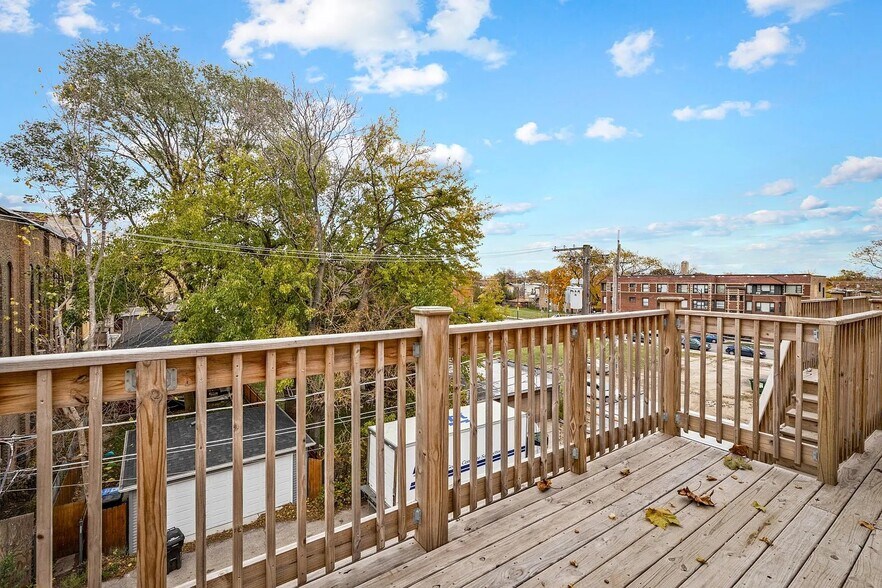 Building Photo - 6041 S Saint Lawrence Ave