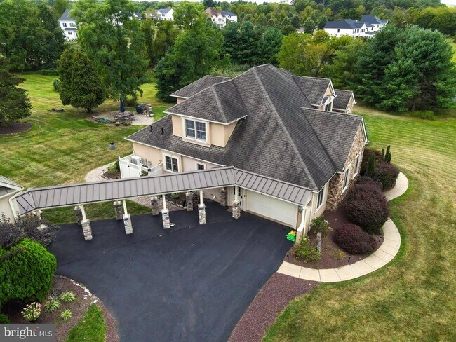 Building Photo - 86 Aqueduct Rd