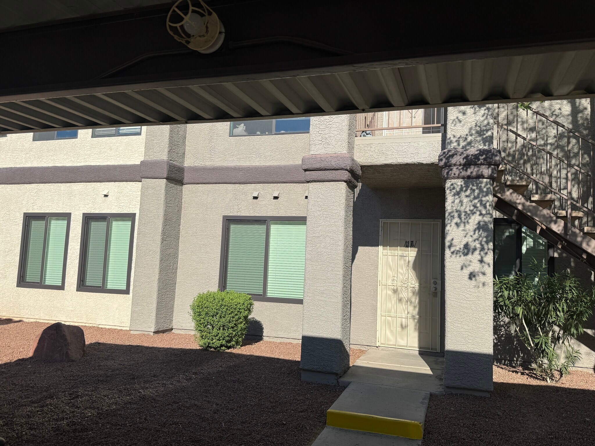 Building Photo - 1575 W Warm Springs Rd