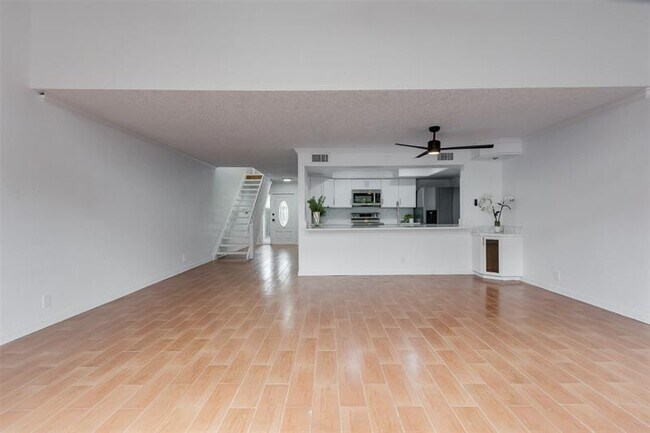 Building Photo - 7950 NW 11th Ct