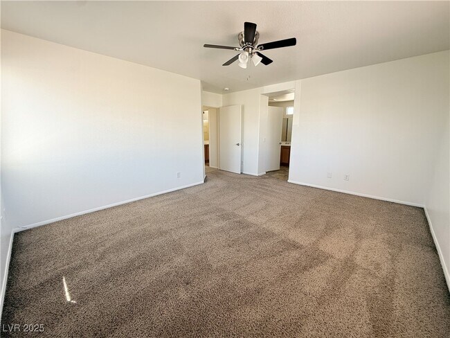 Building Photo - 5968 Hickory Nut Ave