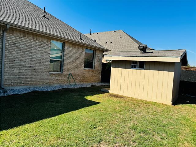Building Photo - 1033 Almond St