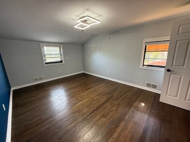 Building Photo - Luxury Home - Brookline