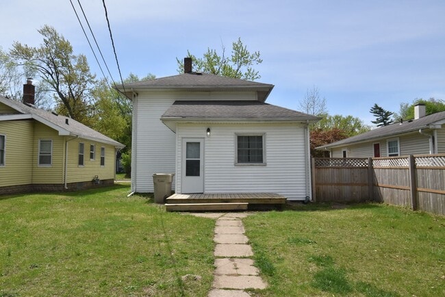 Building Photo - 1327 Corby Blvd